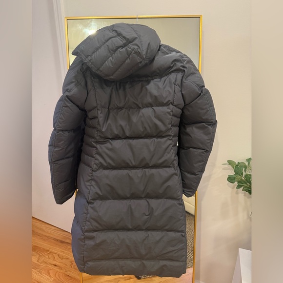 Patagonia Women’s Long Puffer Jacket - Picture 2 of 3